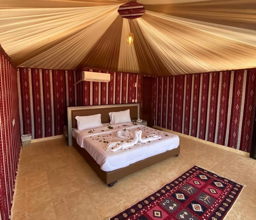 مخيم جبل بردى Jabal Burdah Camp Hotel Wadi Rum Buitenkant foto